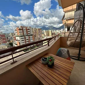  Appartamento Urban Charm With Balcony
